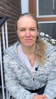 Fällt es dir manchmal schwer, beim Bibellesen dran zu bleiben? 

Wünscht du dir, Hintergrundinformationen gebündelt zu erhalten und sie dir nicht nur über verschiedene YouTube Videos zusammen suchen zu müssen? 

Möchtest du tiefer eintauchen und dich im Wort Gottes immer mehr zu hause fühlen? 

Gemeinsam wollen wir eintauchen in die „gute Nachricht“ und in 6 Monaten durch das Markusevangelium gehen. 
Wir wollen uns die einzelnen Kapitel in Tiefe anschauen und Parallelen zum eigenen Leben nicht nur erkennen, sondern Jesus begegnen und Sein Wirken direkt erleben. 

Beginn: Do, 14.5. um 18:30, 15 Einheiten, kleine Gruppe 

Möchtest du dabei sein oder hast du weitere Fragen? Schreibe mir gerne.